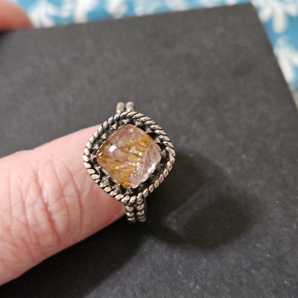 Ring - Picture 3 of 3